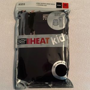 NWT! 32 degree kids set - black thermals - long sleeve crew and pants -size 8/10